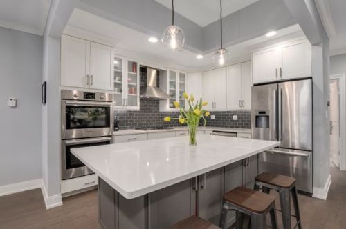 5202 Oakley Ave, Chicago, IL 60625