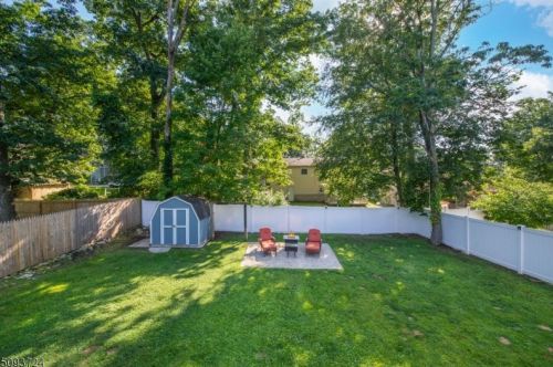 14 Lackawanna Trl, Hopatcong NJ  07843-1215 exterior
