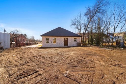 4234 Easter Ave, Dallas TX 75216-3242 exterior