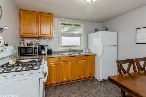 1004 Oakland Ave, Joliet IL 60435-1720 exterior