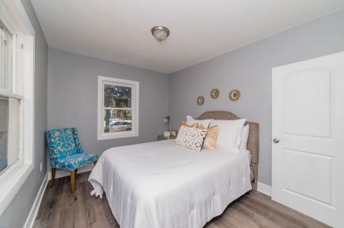 9132 Saginaw Ave, Chicago IL  60617-4150 exterior