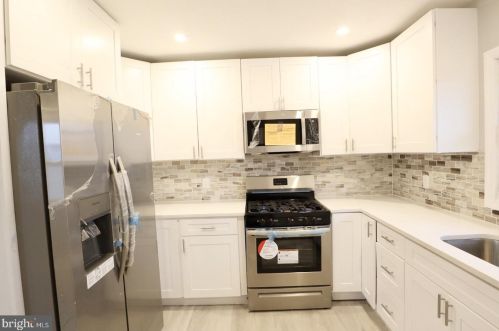 9314 Academy Rd, Philadelphia PA  19114-3523 exterior