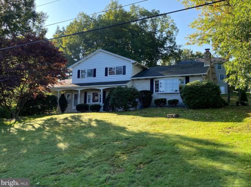 1036 Maple St, Primrose, PA 17901-9033