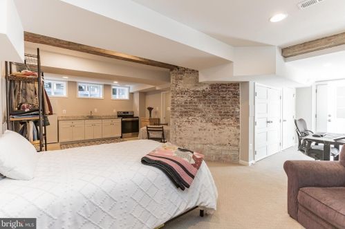 206 S St, Washington DC  20002-1571 exterior