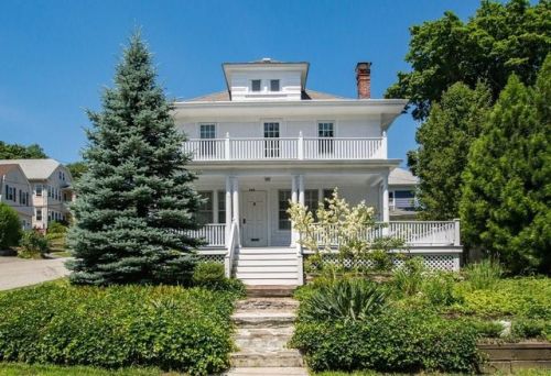 112 Lorimer Ave, Providence, RI 02906-4913