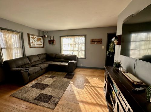 9312 Metcalf Pl, Milwaukee WI  53222-2649 exterior