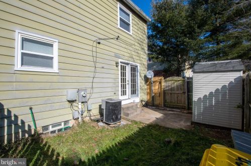 439 Ingram Ct, Glen Burnie MD 21061-6126 exterior