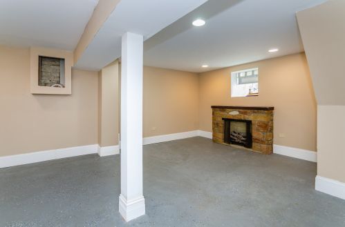 7942 Kenwood Ave, Chicago IL  60619-3411 exterior