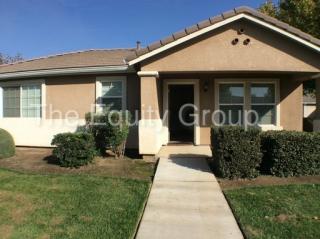 1822 Paseo Del Lago, Tulare CA  93274-6273 exterior