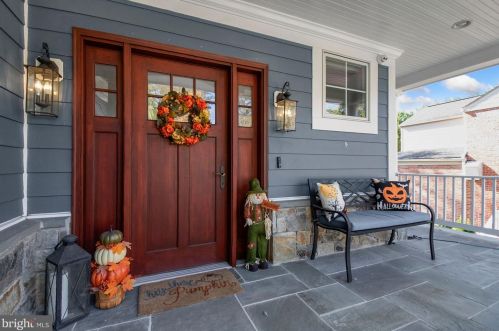 5924 Beech Ave, Bethesda, MD 20817-3423