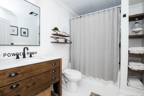 20 Cedar Hl Rd, Milford CT 06461-2716 exterior