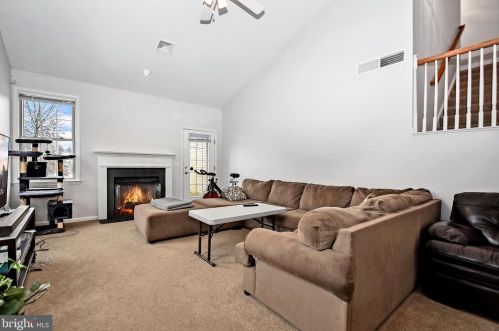 1952 Limestone Dr, Hummelstown PA  17036-7023 exterior