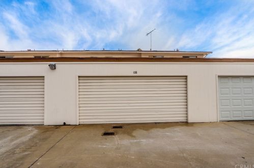 1722 Mitchell Ave, Tustin CA  92780-6321 exterior