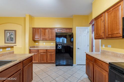 7675 Majestic Palm Ln, Tucson AZ 85756-6112 exterior