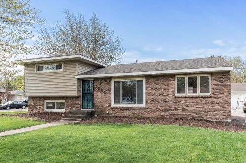 2633 3rd St, Saint Paul, MN 55109-2365