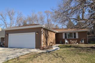 912 Arthur Dr, Bismarck, ND 58501-2441