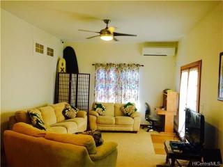 2304 Hanakealoha Pl, Honolulu HI  96816-3008 exterior