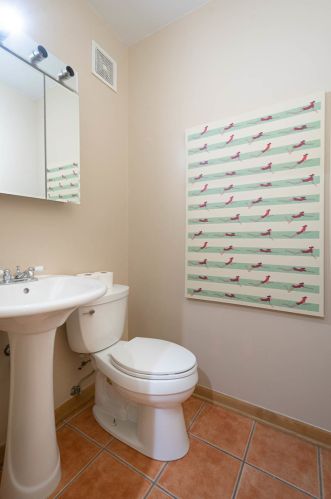 6135 Broadway St, Chicago IL  60660-2553 exterior