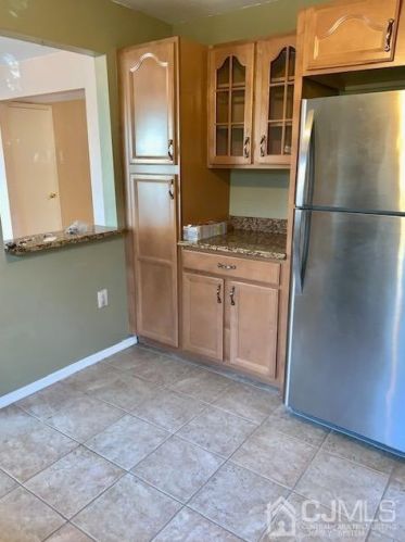 1105 Oaks Blvd, New Brunswick NJ  08902-2151 exterior