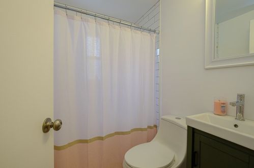 1284 Raven Dr, Pittsburgh PA  15243-1242 exterior