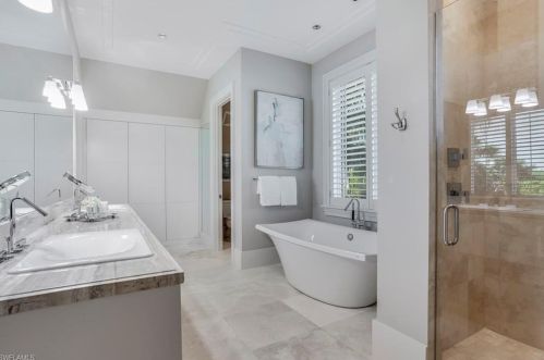 32 6 St, Naples FL 34102-0060 exterior