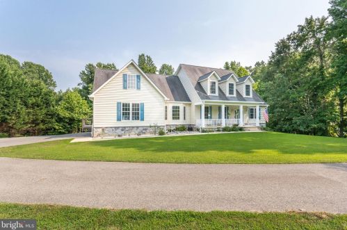 790 Alameda Dr, Huntingtown, MD 20639-2904