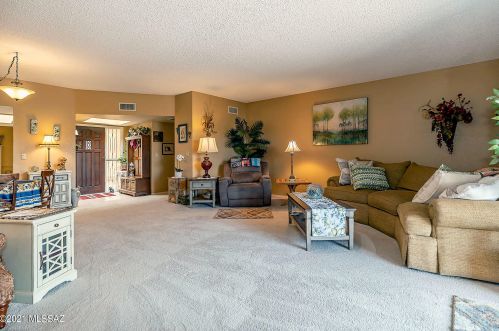 1890 Misty Hollow Ln, Tucson, AZ 85704-0951