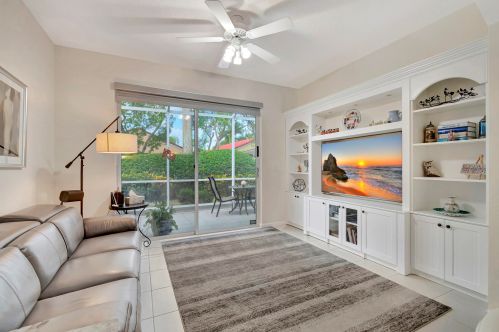 9647 Cres Vw Dr, Boynton Beach FL 33437-5929 exterior