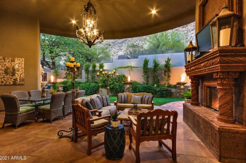 13841 Cyn Dr, Phoenix AZ 85016-2403 exterior