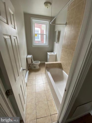 5236 10th St, Philadelphia PA 19141-4010 exterior