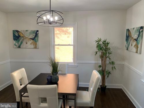 9407 Colesville Rd, Silver Spring MD 20901-4819 exterior