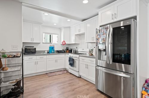 16415 Cornuta Ave, Bellflower CA  90706-4801 exterior