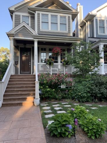 4243 Paulina St, Chicago, IL 60613-1217