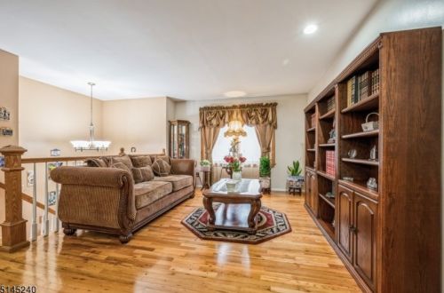 2087 Prospect Ave, Scotch Plains NJ 07076-1203 exterior