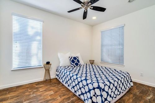 2425 Euclid Ave, Austin TX 78704-5419 exterior