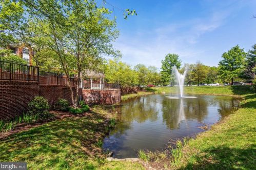 4850 Eisenhower Ave, Alexandria VA  22304-4882 exterior