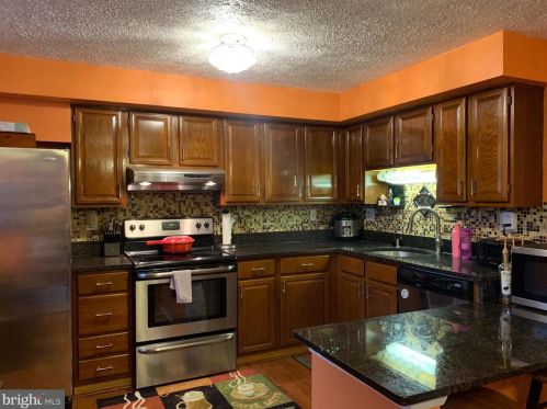 7730 Havenside Ter, Rockville MD  20855-2263 exterior