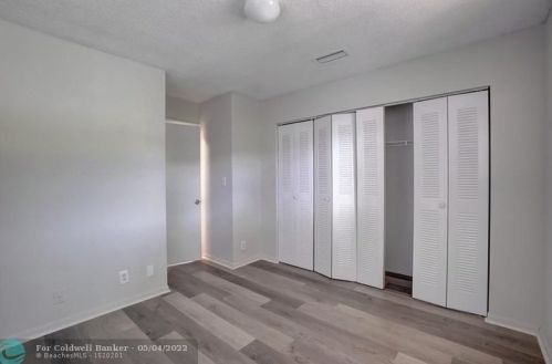 3 Mayfair Ln, Boynton Beach FL 33426-7717 exterior