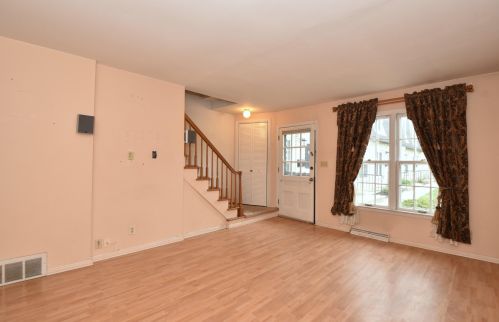 4119 Cherrywood Ln, Milwaukee WI 53209-1004 exterior