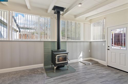 3913 Joan Ave, Concord CA 94521-2542 exterior