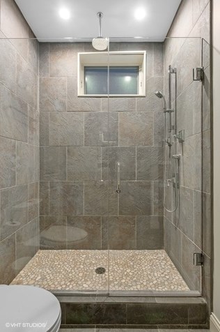 4612 Wolcott Ave, Chicago IL 60660-2316 exterior