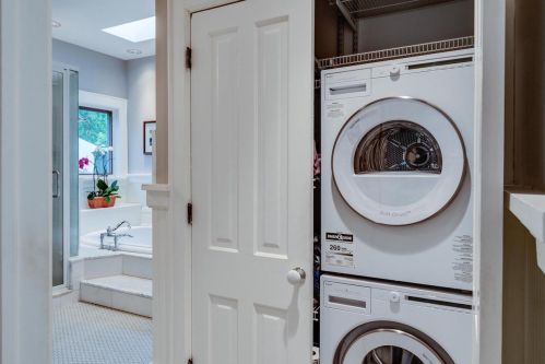 746 Gorham St, Madison WI 53703-1521 exterior