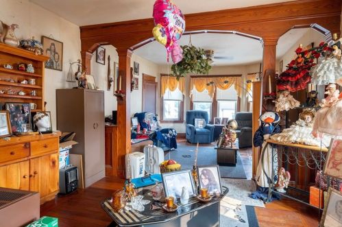 629 Front St, Woonsocket RI 02895-4351 exterior