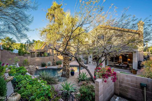 16026 10 St, Phoenix AZ 85086-0911 exterior