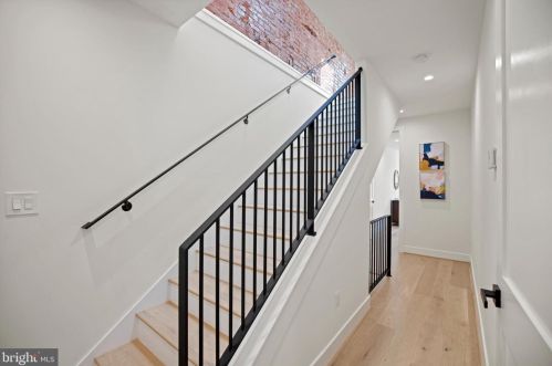 1834 Swann St, Washington DC  20009-5505 exterior