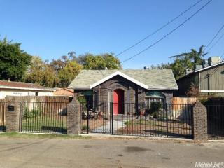 930 Kenwood Ave, Turlock, CA 95380-3331