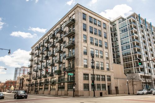 1801 Michigan Ave, Chicago IL  60616-1617 exterior