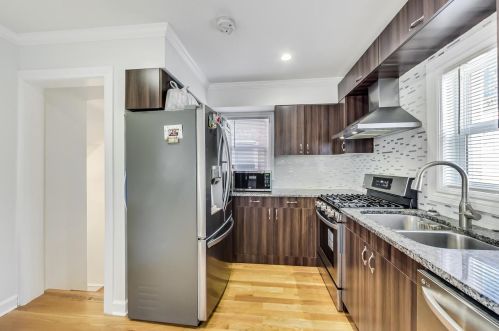 6438 Foster Ave, Chicago IL 60656-2248 exterior