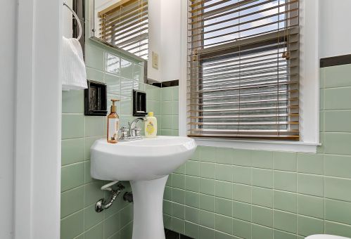 3911 56th St, Milwaukee WI  53220-2632 exterior