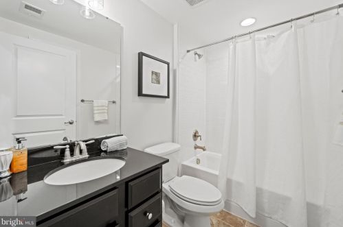 3810 Ft Lincoln Dr, Washington DC 20018-4311 exterior